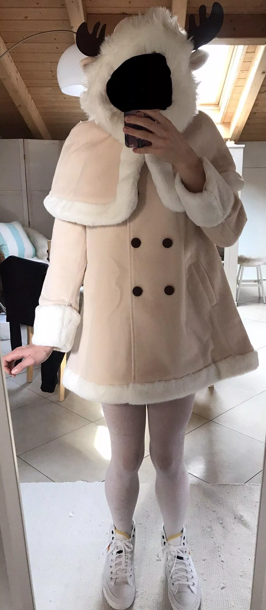 Wanna cuddle in the snow? 🇨🇭🇩🇪 posted by Pinkiepie-gg