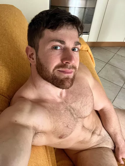 Wanna sit next to me? by yoursitalianchrus