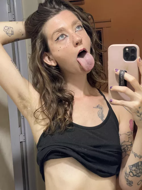 Wanna touch me? by indieonline