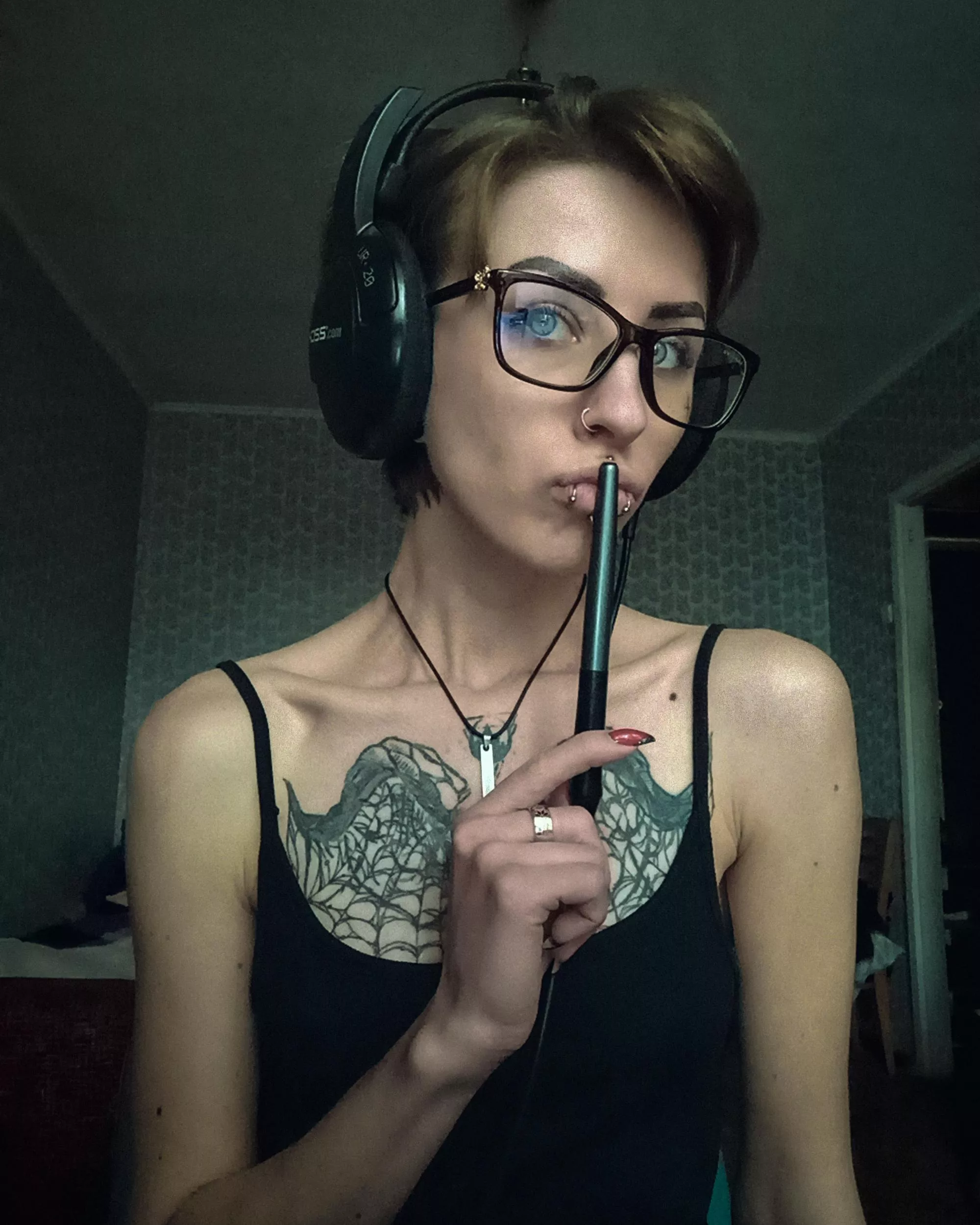 Will you ask me on a date? posted by lovely_cherryyy