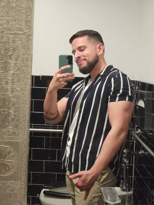 Wish I could have this kind of lighting surrounding me always 😆 by mayoish