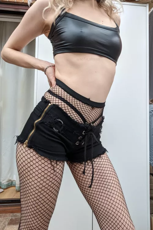 Yay! Watching a band tonight! Hope you like the rock chick look 😜 by sofia_shares