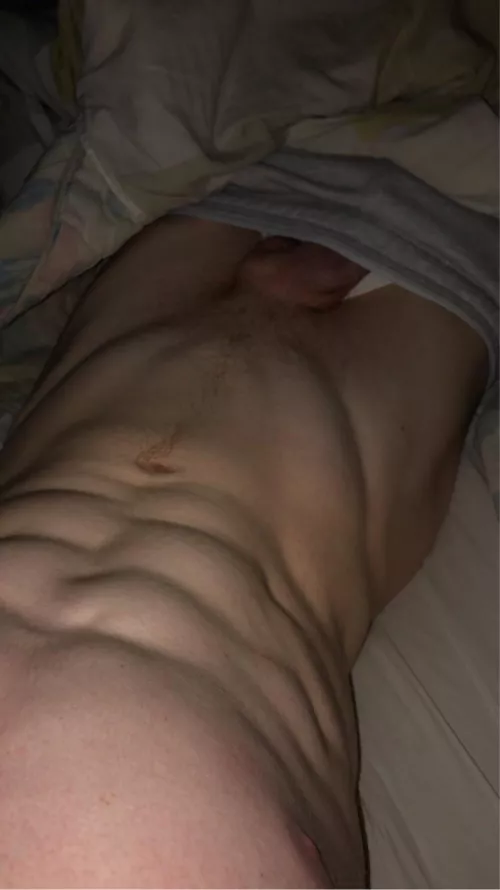 18 from Sweden looking for Fit and hot dudes hmu with Face @shoomo_1 by shoomo_1