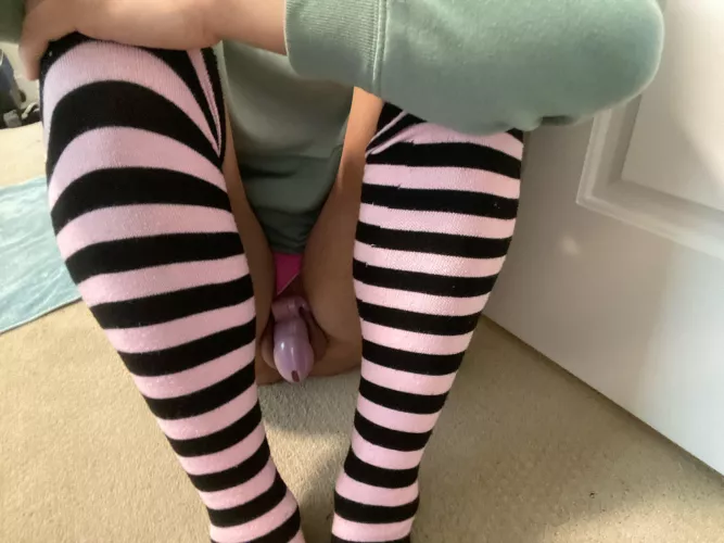 23 NH, Day 1 of a hopeful 30. Come chat me and make it easier or harder for me😝 by Curios-sissy603