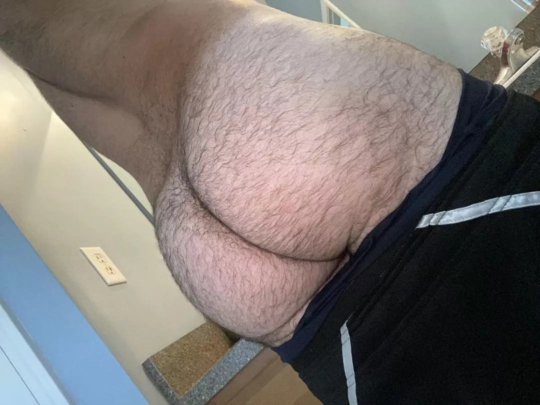 24 DL with a big furry bubble butt. 😏DM me by sctyf2