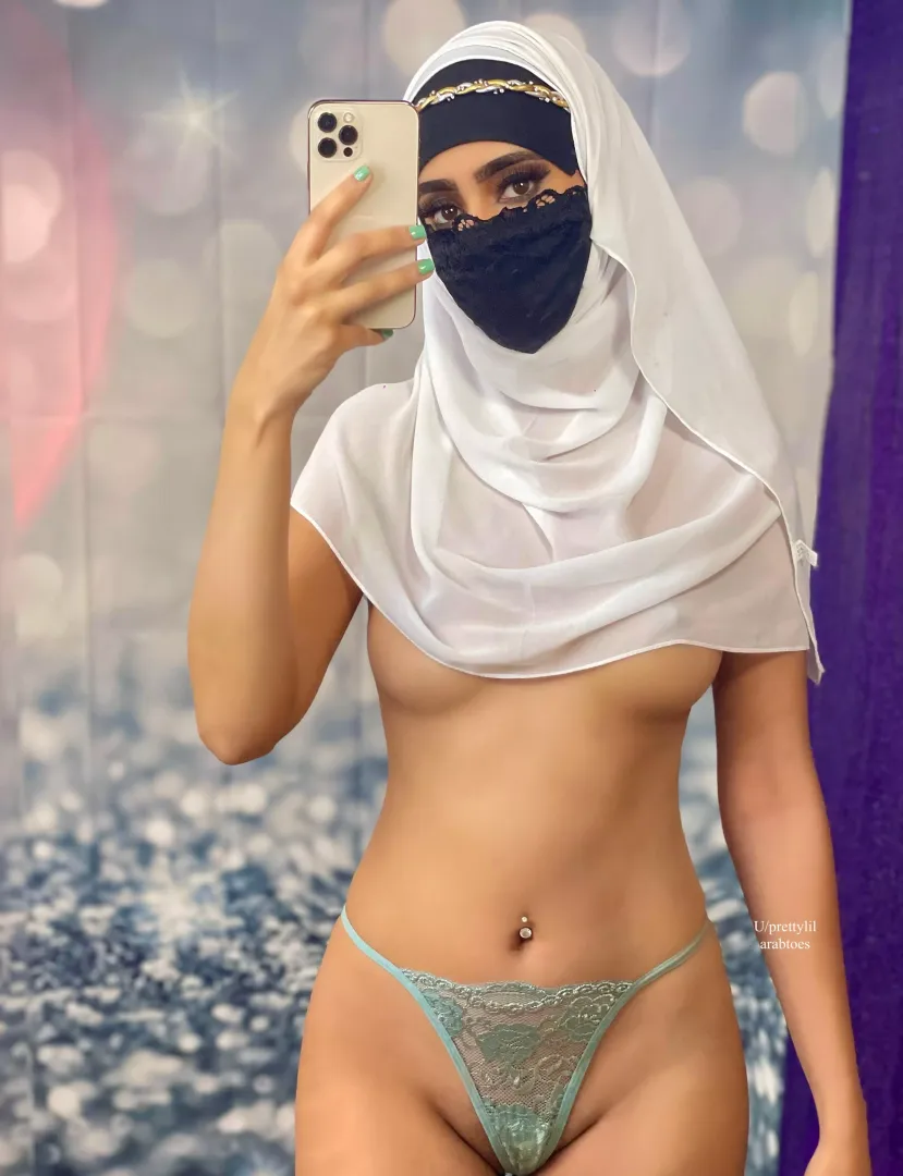 Are you in the mood to fuck a Muslim girl? posted by prettylilarabtoes