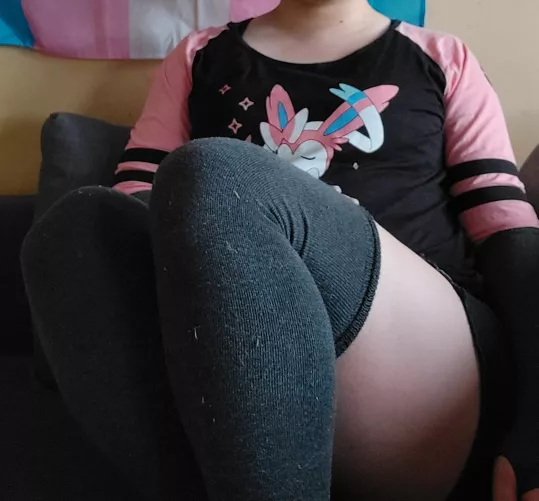 Been working on my thighs progress 1 month😊 by DrDoxter182