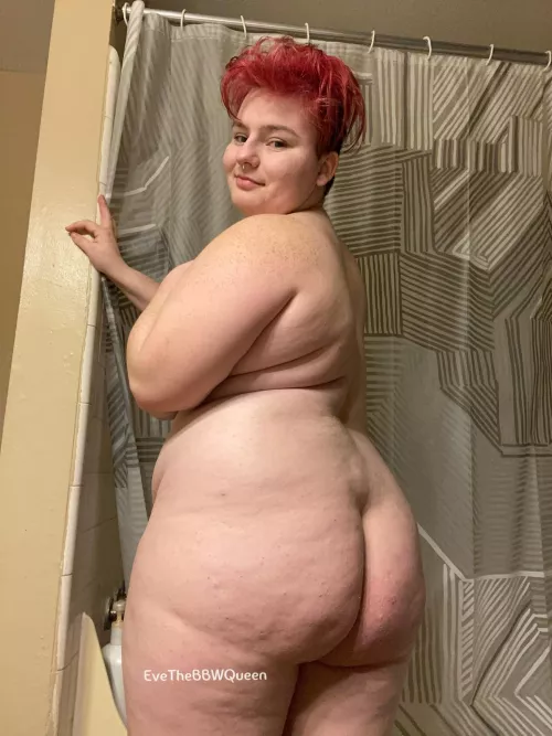 Cutie with a big booty by EveTheBBWQueen
