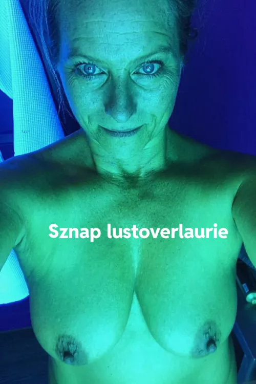 Electric Love Sznapzhat lustoverlaurie by lustoverlauriee