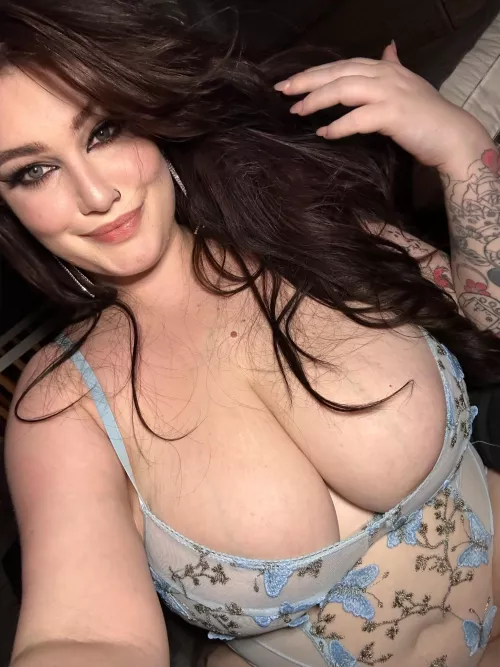 Face or boobs? I know, it’s a hard choice here 🥵 by jessblythe5