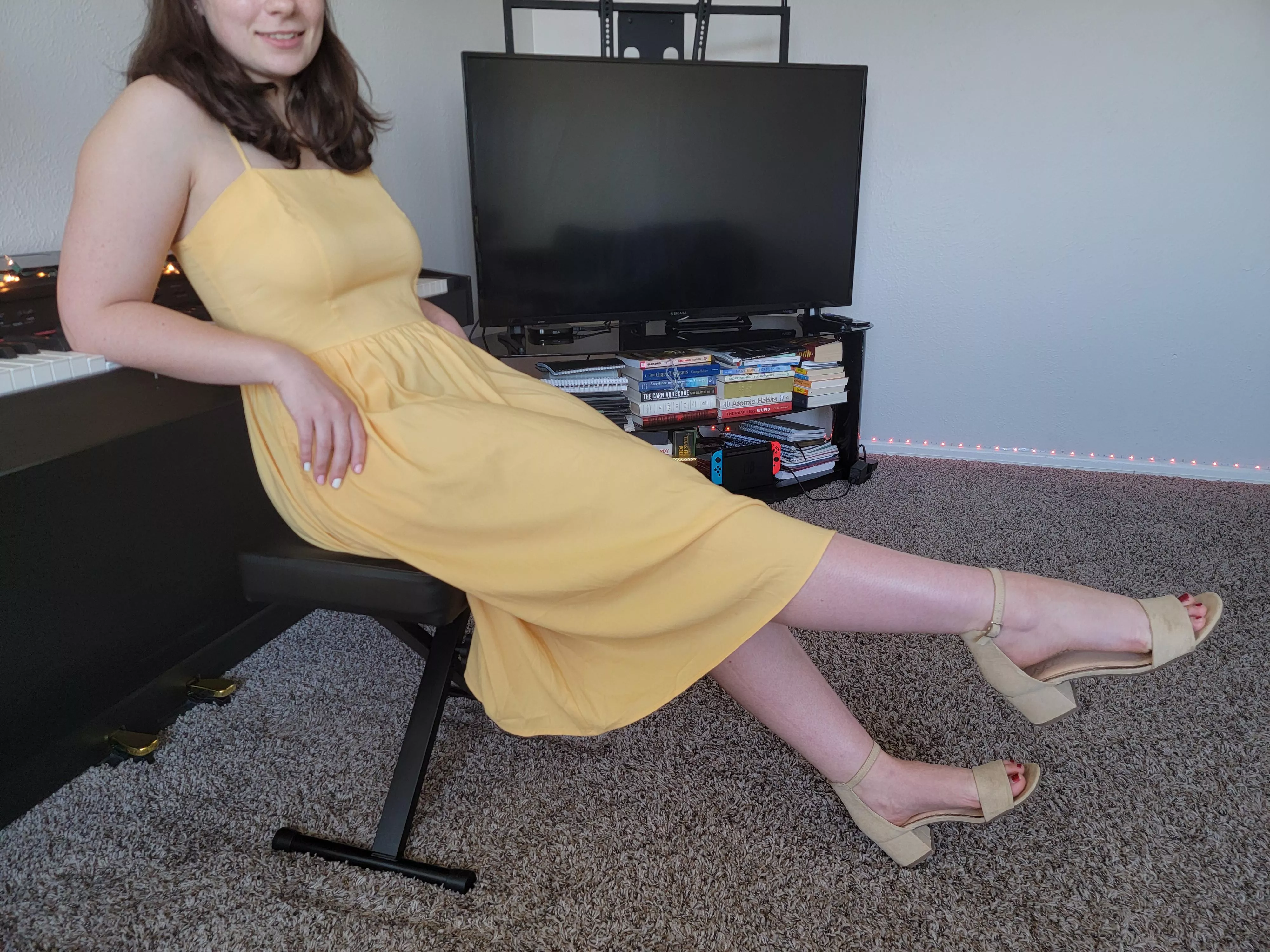 Feelin' pretty in my yellow sundress and heels! posted by VioletEspea