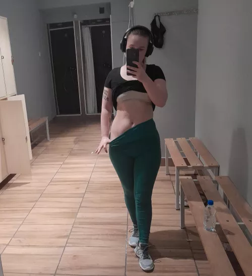 Gym tummy [img] by SensualNature99