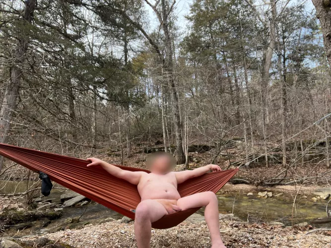 Hang’n out by outdoordon