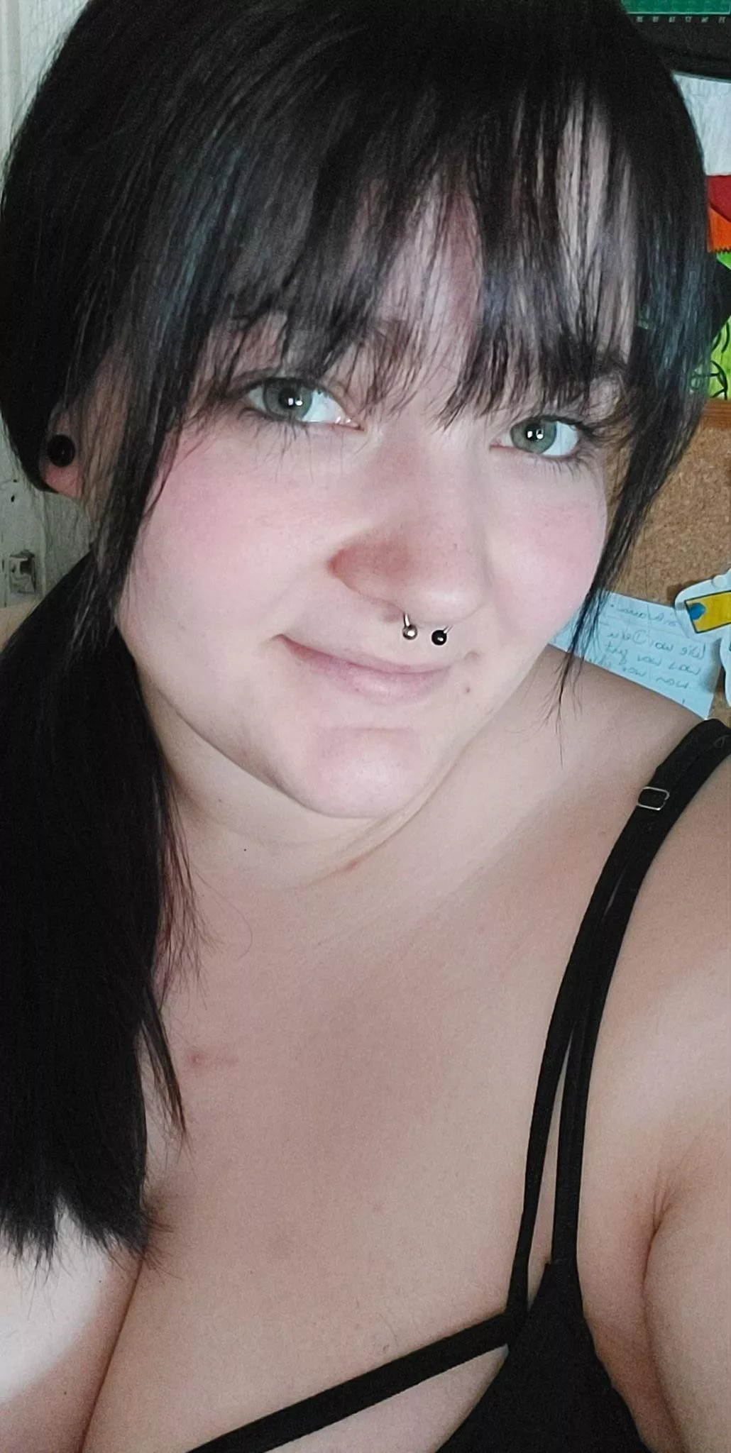 hello im a little Chubby 😇 posted by Celine0010