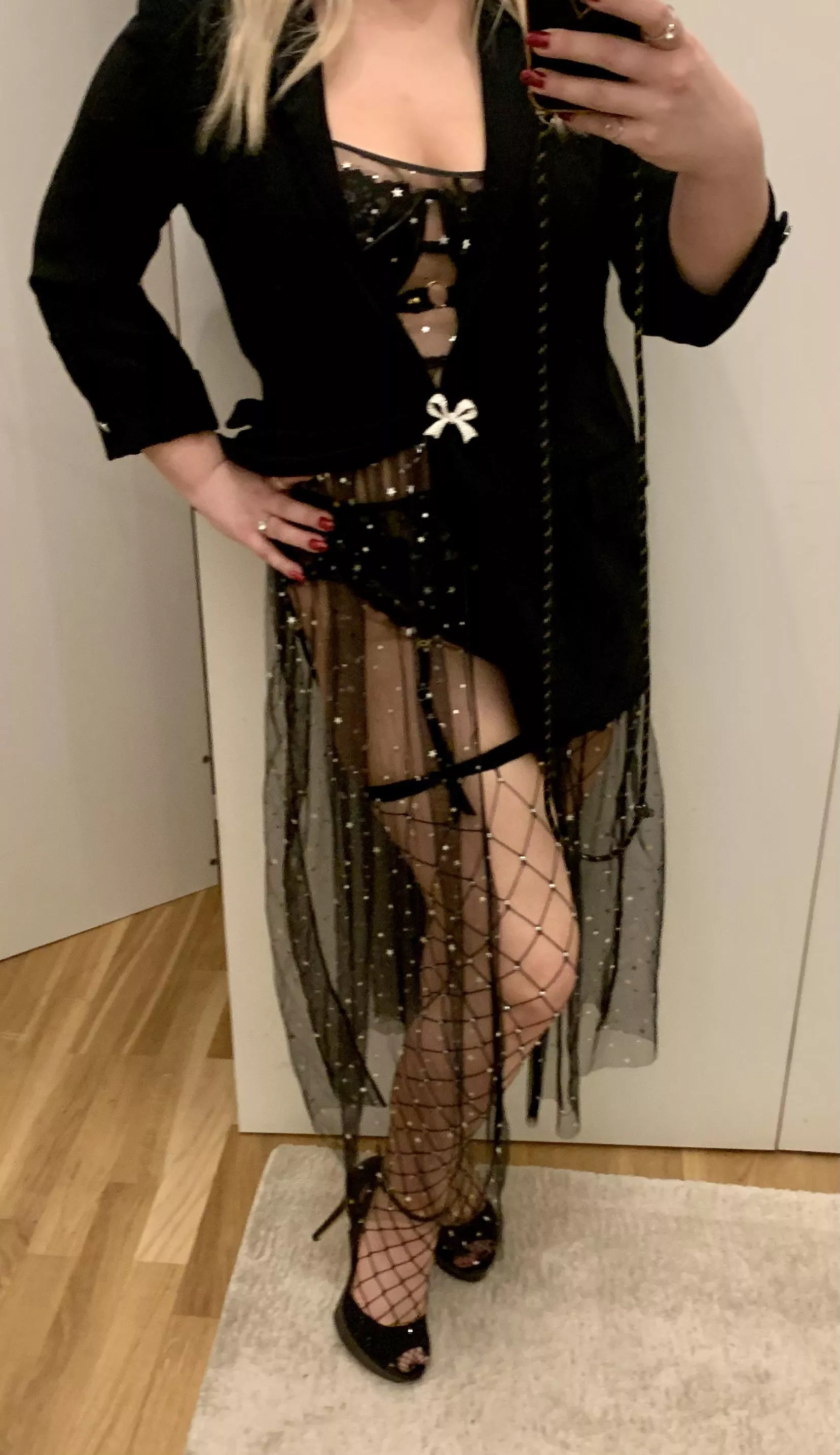 Hot blond domme posted by Findom_Queen_Cindy