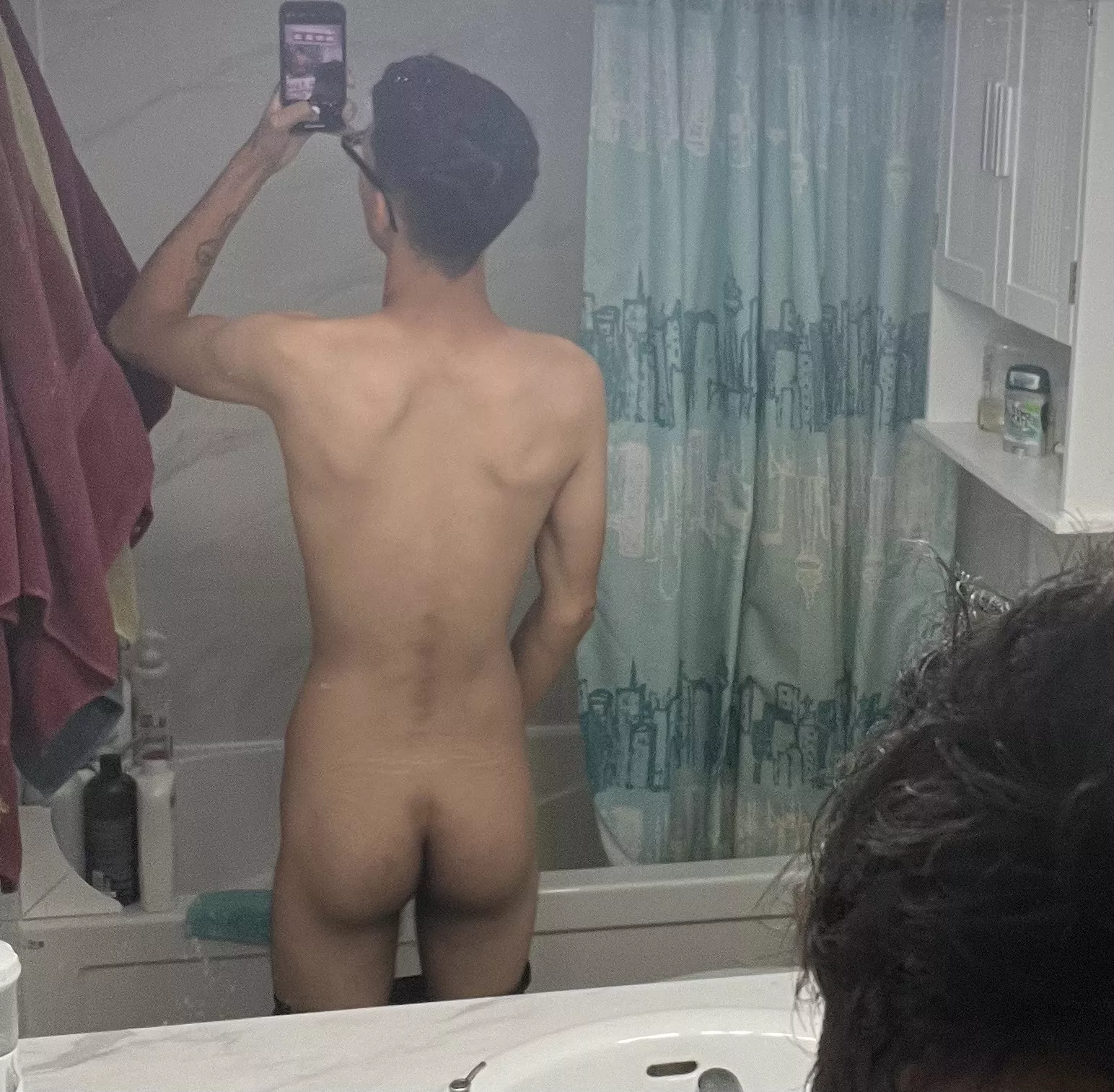 How’s my bum? 🙈 posted by gentlehurricane