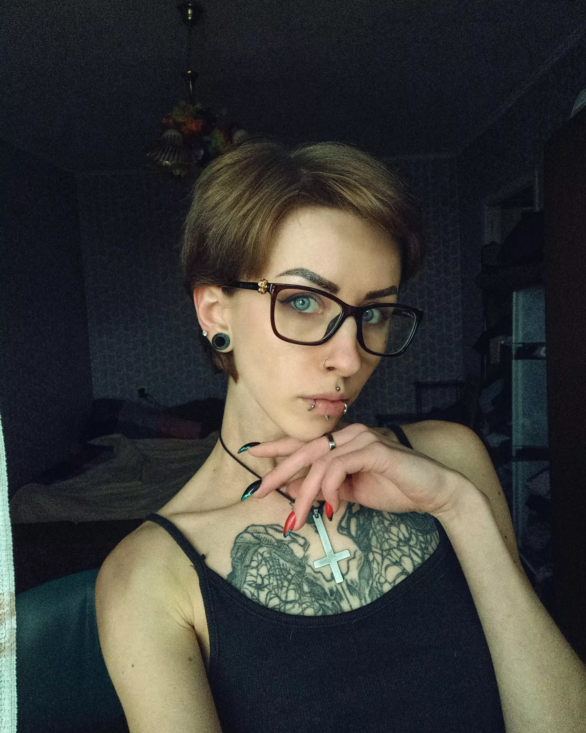 I look so sexy when I wear glasses posted by lovely_cherryyy