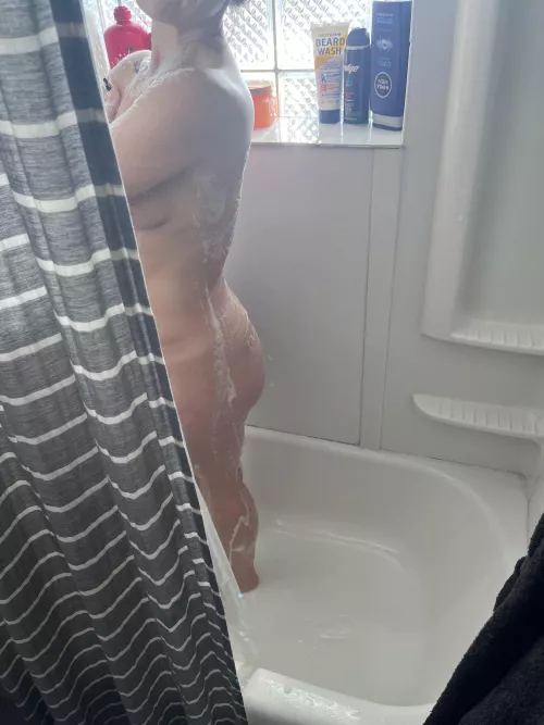 I see you peeking in on me 😜 by Lovethosepixiefeet