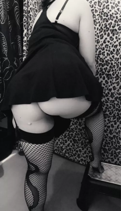 Is my skirt to short? by Desir3sekret