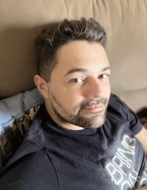 Just a lazy Sunday 🤗 How’s everyone this weekend? by Duhdudueduh