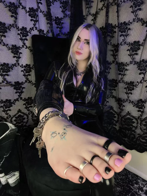 Just wanted to show a close up of my pretty toes and toe rings by lexiegrll