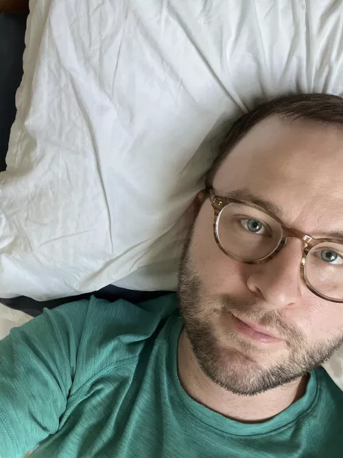 Looking for new friends. Say hi! by dreww292