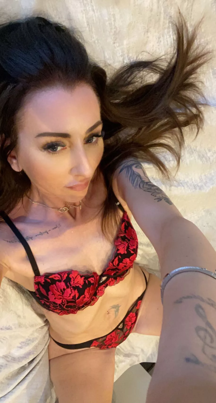 Mommy looks great in lingerie 😍 posted by max444544