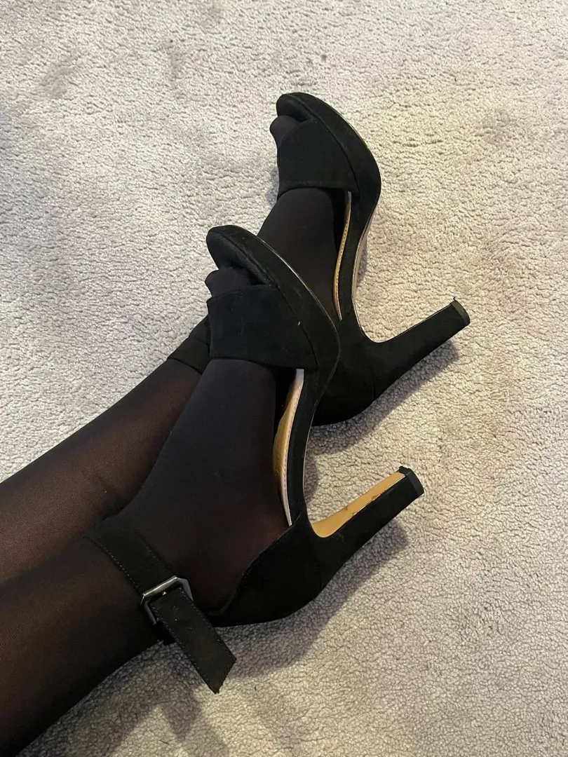 My favorite nudes.. heels that is! posted by DiamondAmyyy