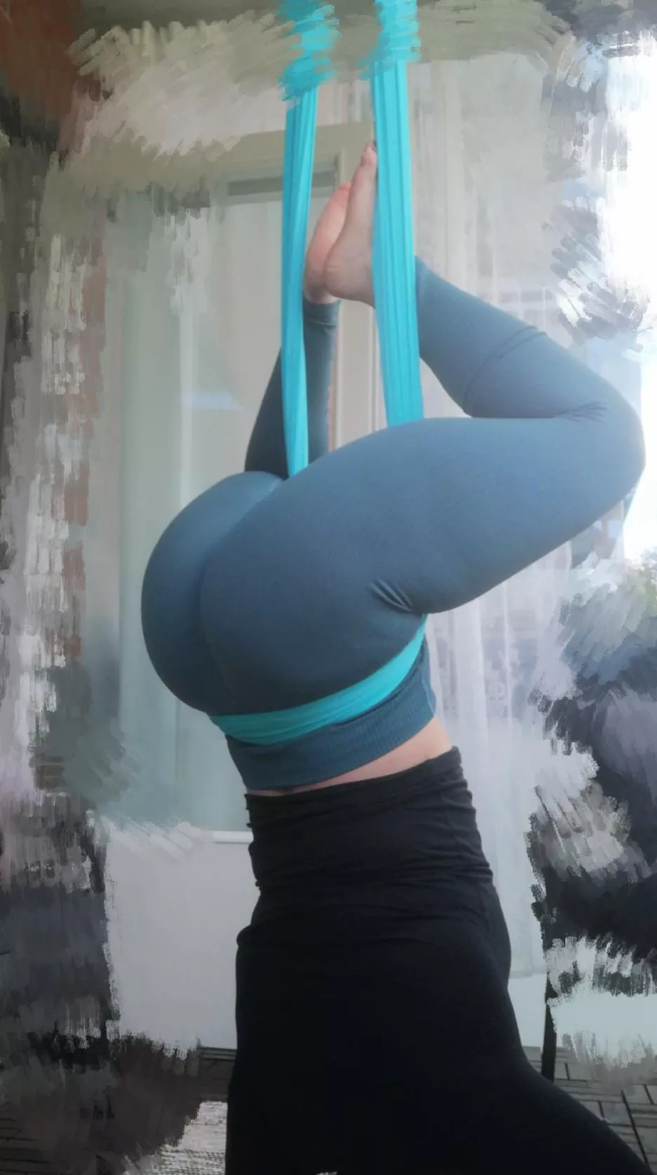 My girl doing some air yoga🍑 She took this pic herself, such a handy girl👌 posted by imbananasss