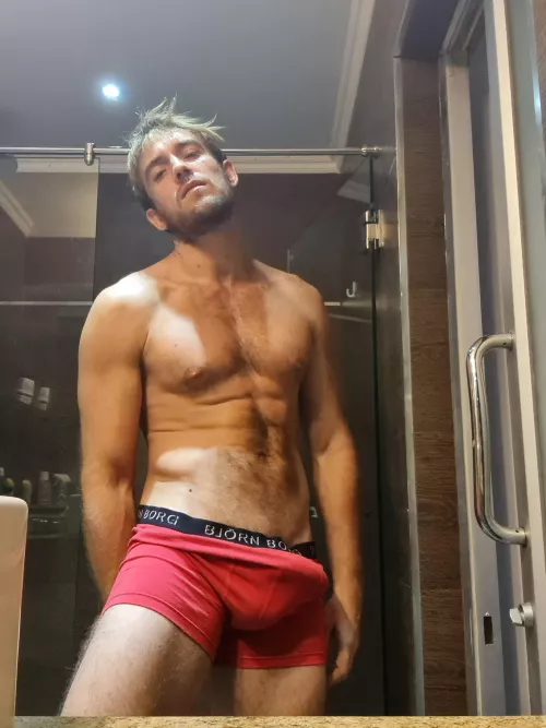 Nice bulge or not ? by BenUKfriendly