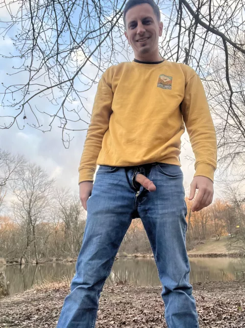 Nice day by the water by freakvibez2