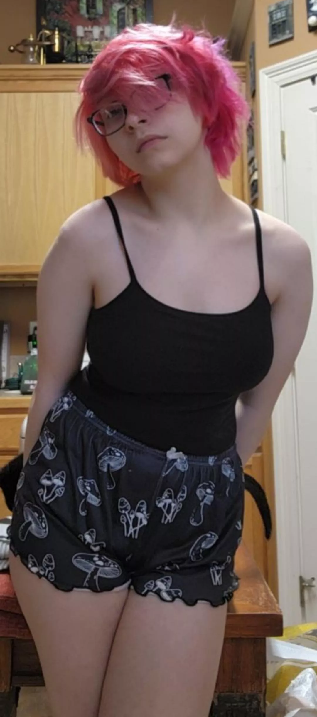 only hot bois wake up way too late 🖤🖤 posted by little_liabilities