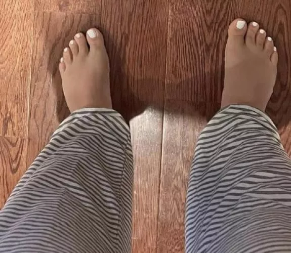 Painted my toes, how do they look? Egg finally cracked and I’m ready to be me!!! DMs are open by pistolpete6567