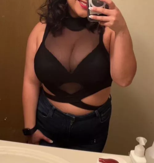 People couldn’t stop staring at my 38D’s by Siobaby0610