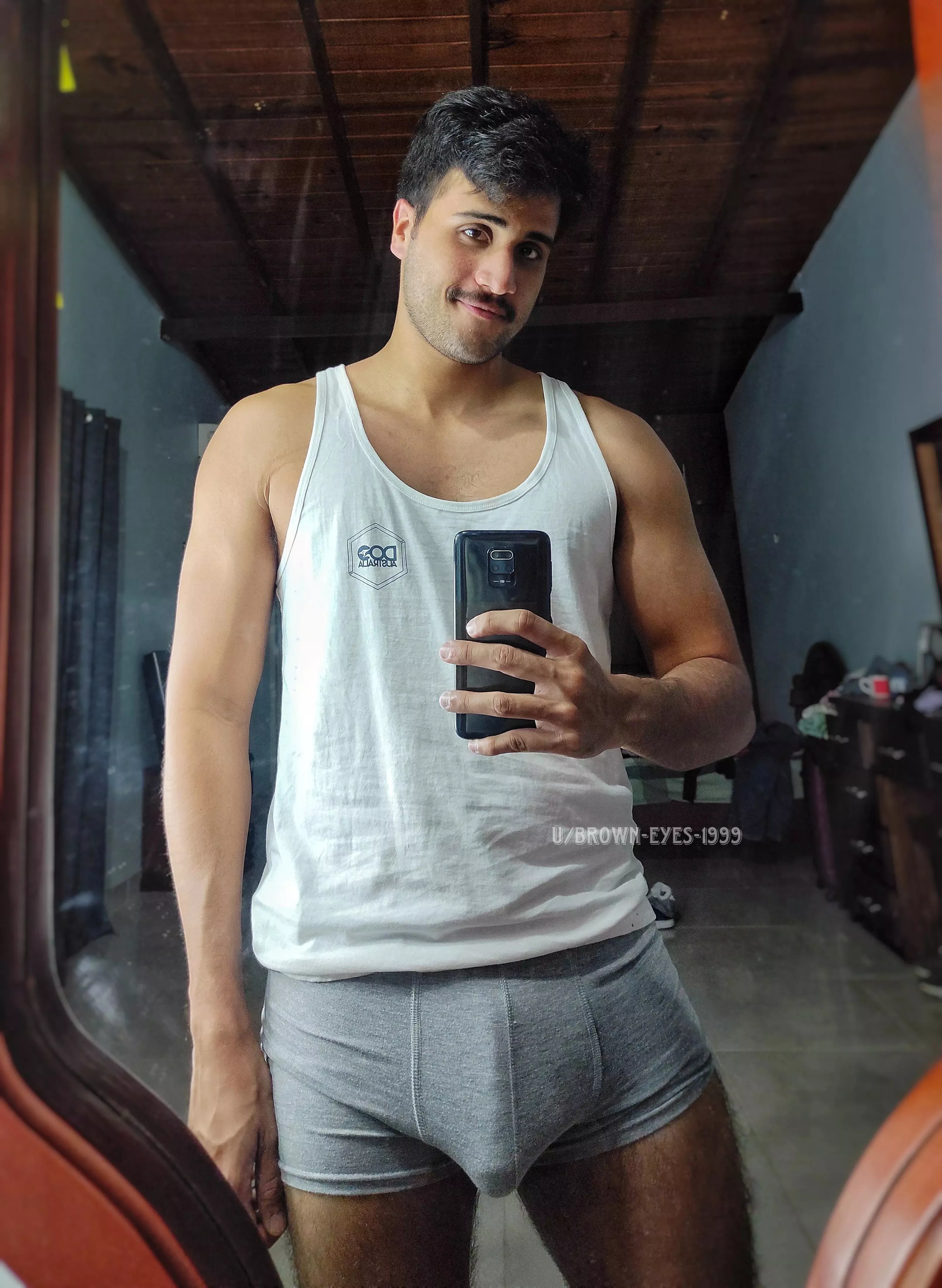 Rate my bulge 😏 posted by Brown-Eyes-1999