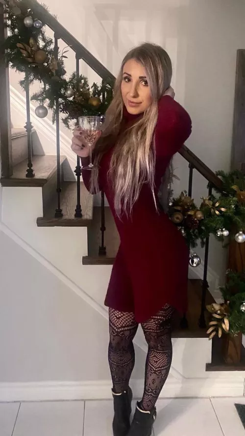 Sexy babe by bigcocksgohard