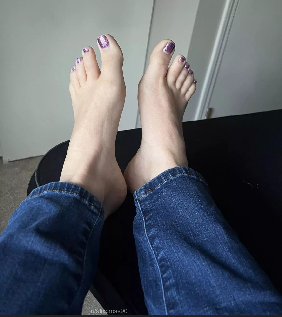 Start your Monday off with my feet posted by alixcross90