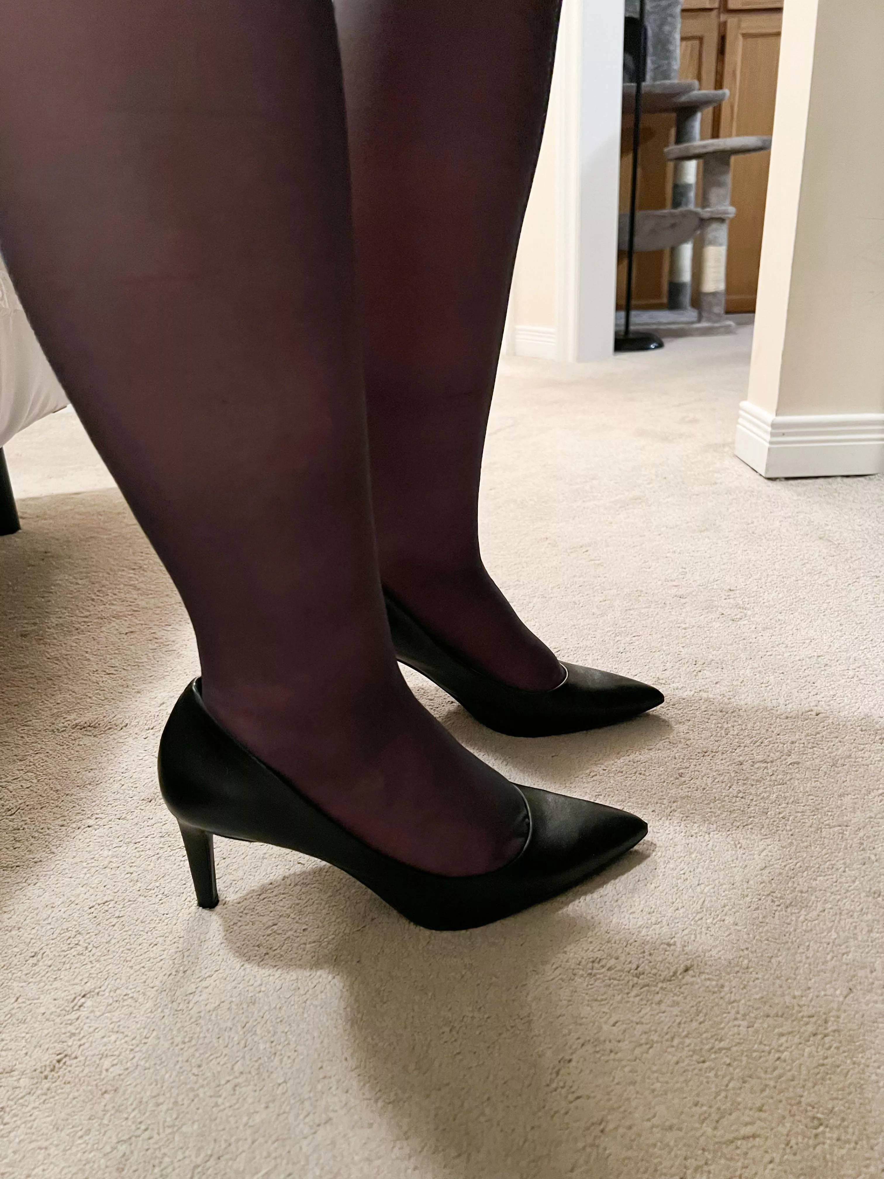The downside of weekends is not getting to wear my heels to work posted by softy2023