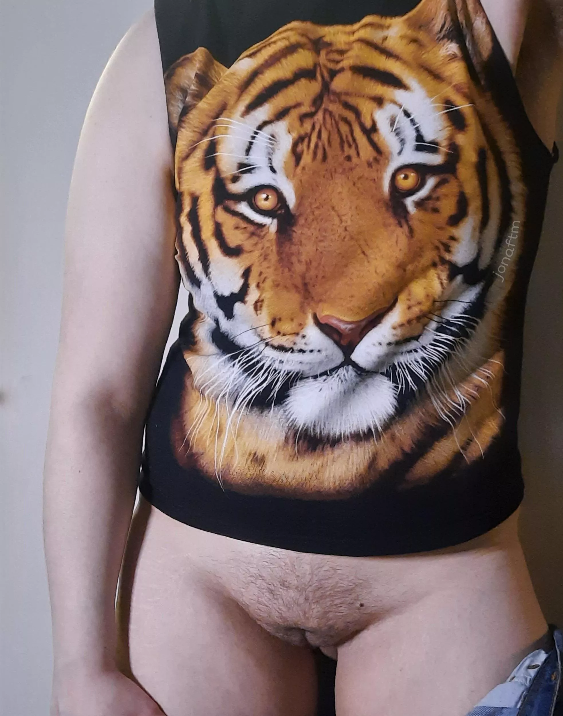 This is what I'm hiding underneath my jeans.. posted by JonaFTM