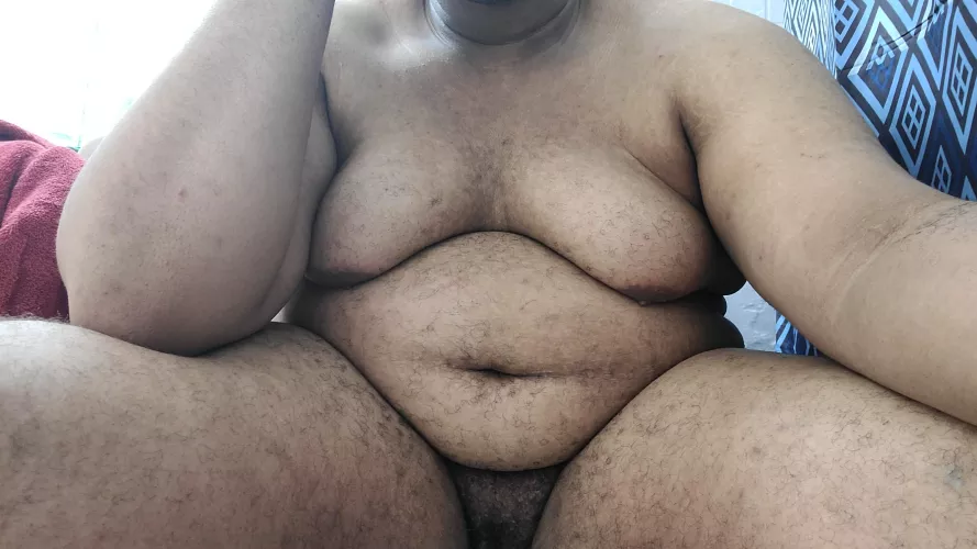 Thought I'd drop a pic before this late night shower😴 by thebad_throwaway