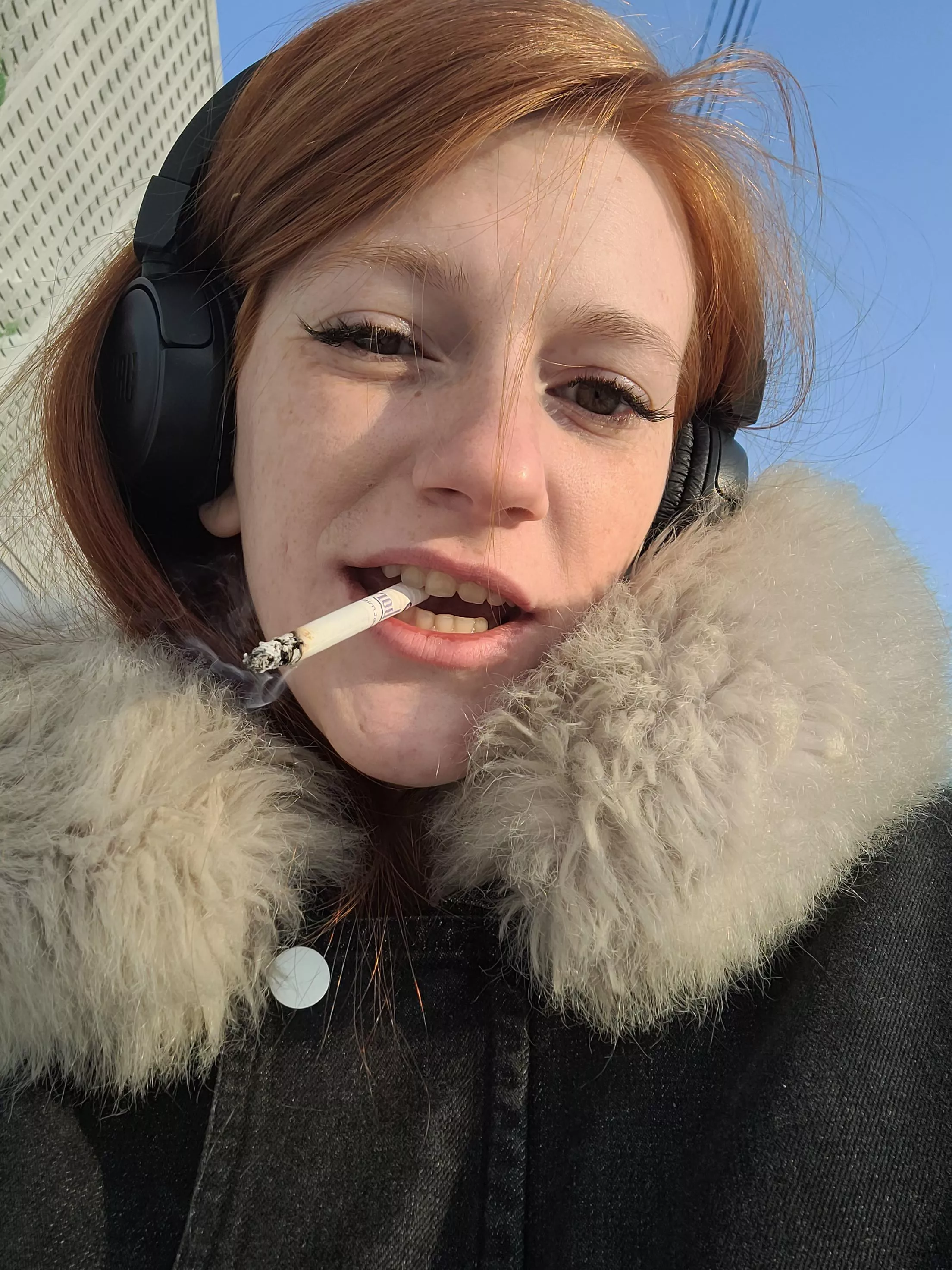 time to smoke 🚬 posted by Alice_ginger