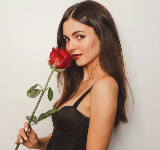 Victoria Justice by salvadorcerinza