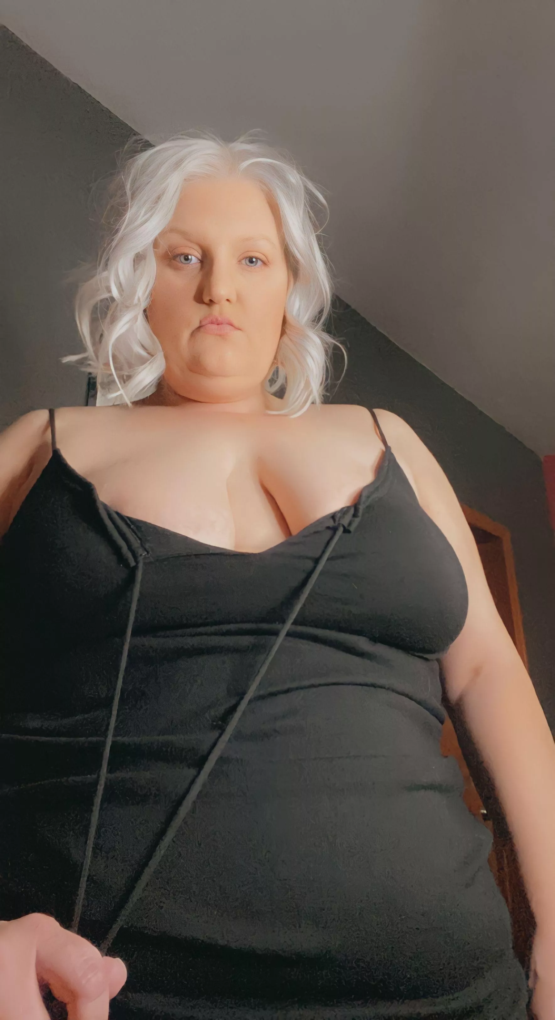 Wanna make out while i rub your cock ? posted by RizzoRooster