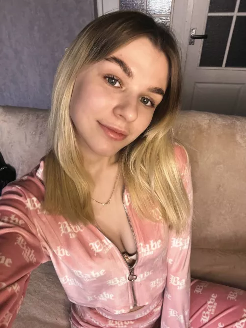 what cathches your attention first? by Elia_Roz