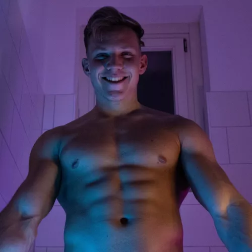 Who wanna play with me? by Henry3182