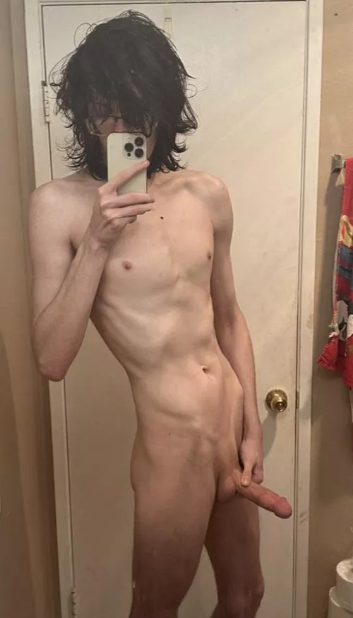 (22) and bored by sixfootaddict