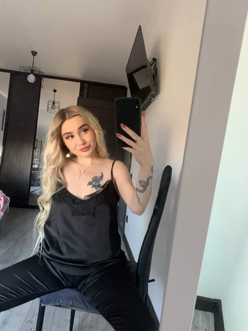 alone.. by -wildflowerr