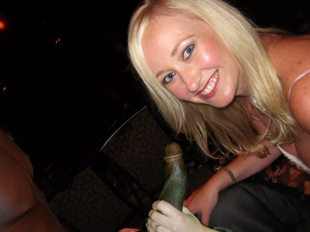 Amateur milf wife [image] posted by Slutwives