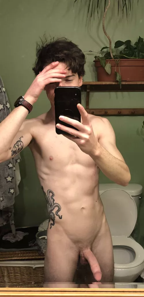 Are their actually guys that like giving head while you game ? I need some proof. by SirDimmadome