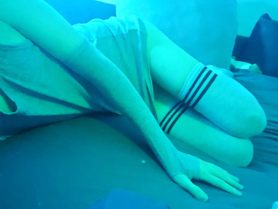 attention seeking before bed posted by OkReview3008